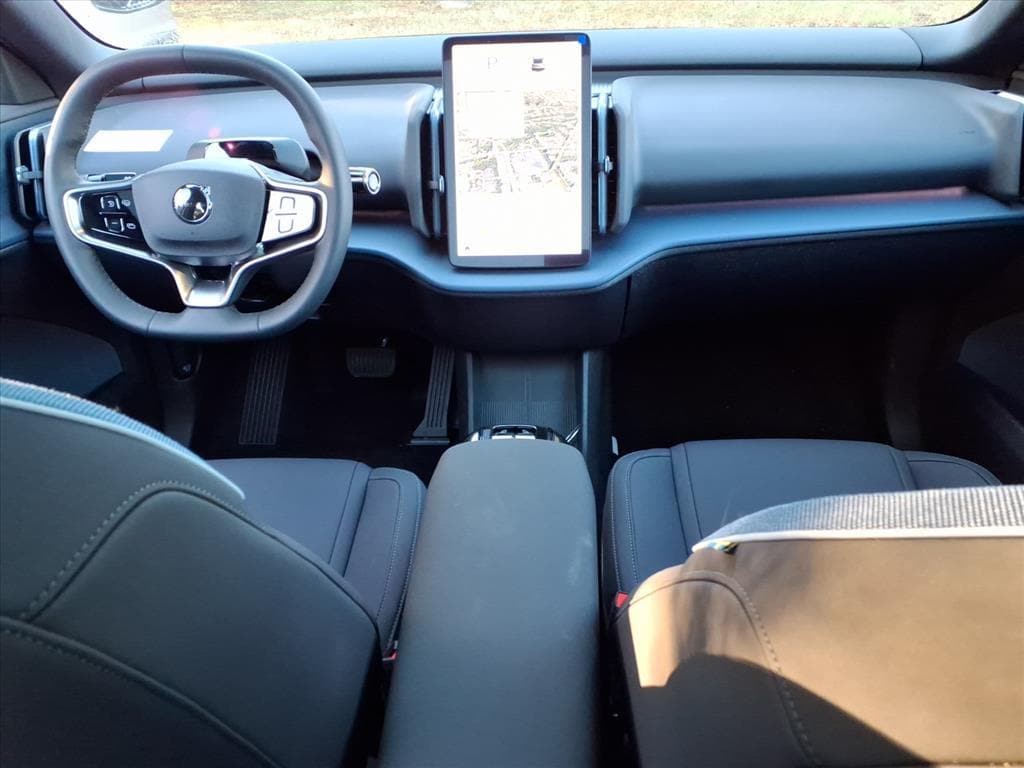 2025 Volvo EX30 Plus - Photo 10