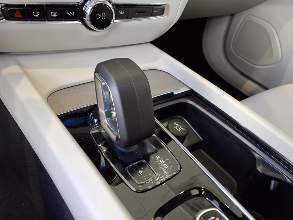 2025 Volvo V60 Cross Country Plus - Photo 19