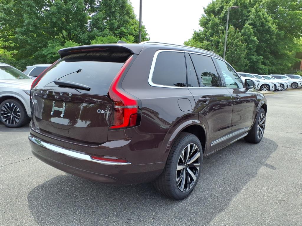 2025 Volvo XC90 Core photo 3
