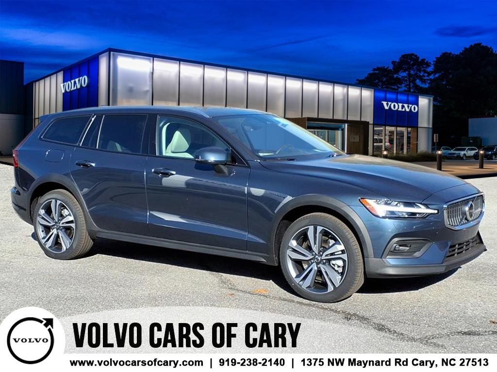 2026 Volvo V60 Cross Country Plus's photo