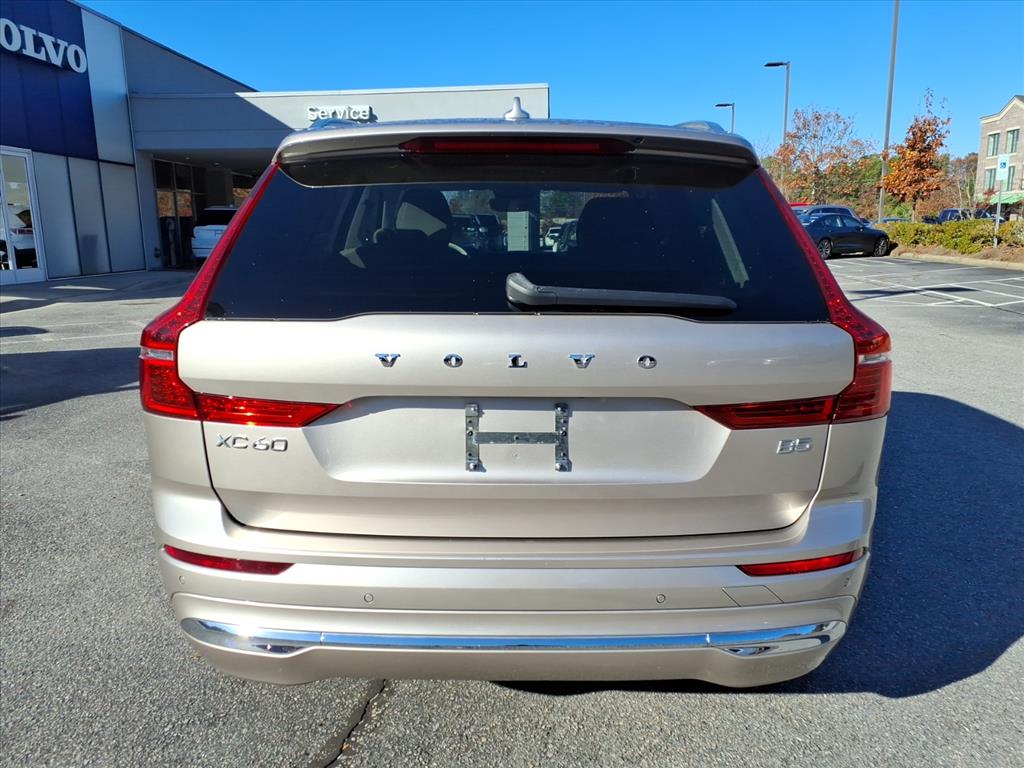 2023 Volvo XC60 B5 Plus photo 4