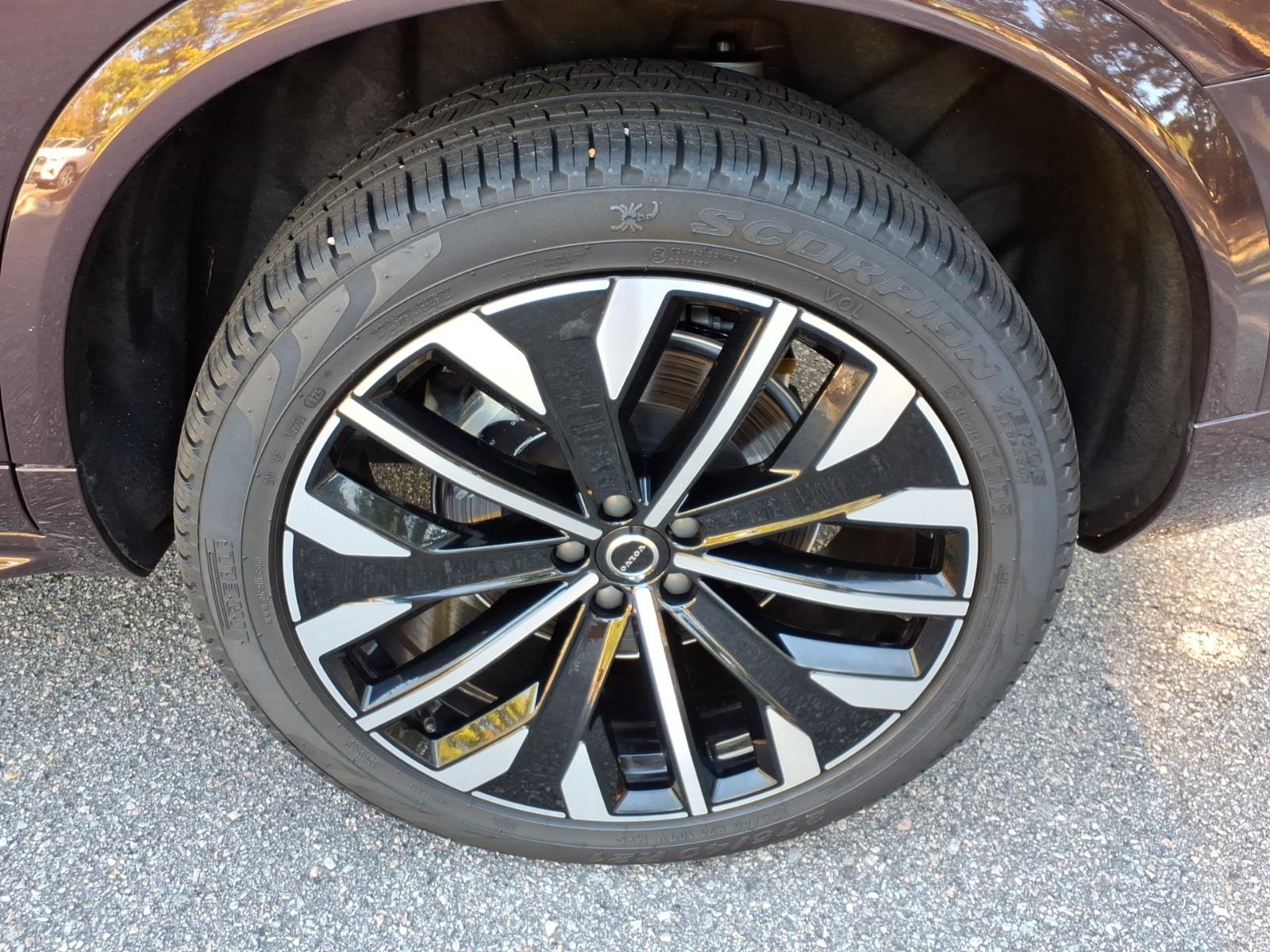 2026 Volvo XC90 Plus - Photo 4