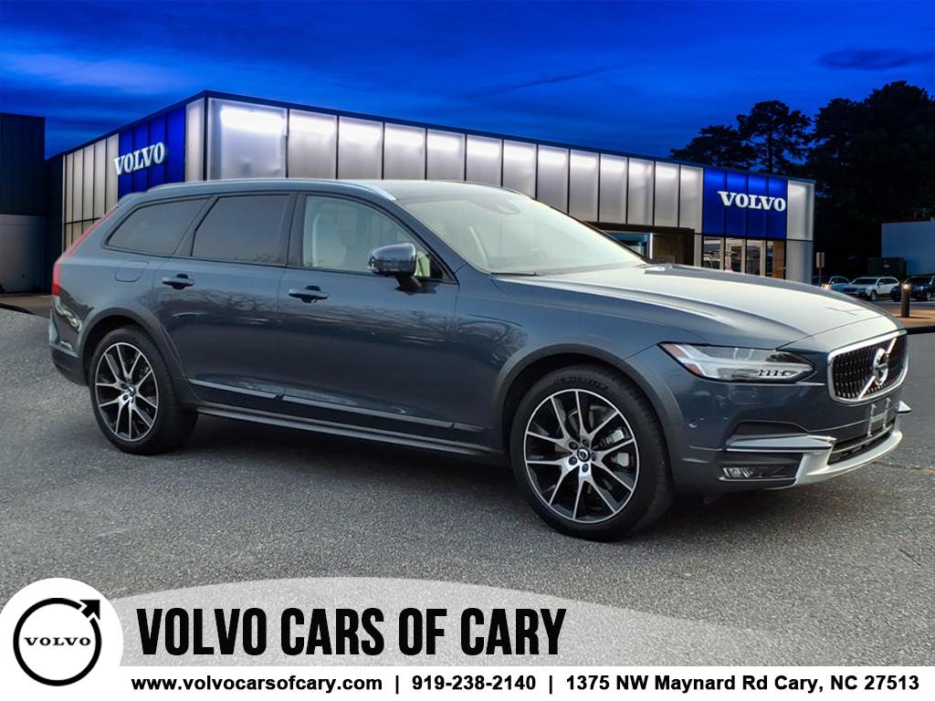 2020 Volvo V90 Cross Country Base's photo