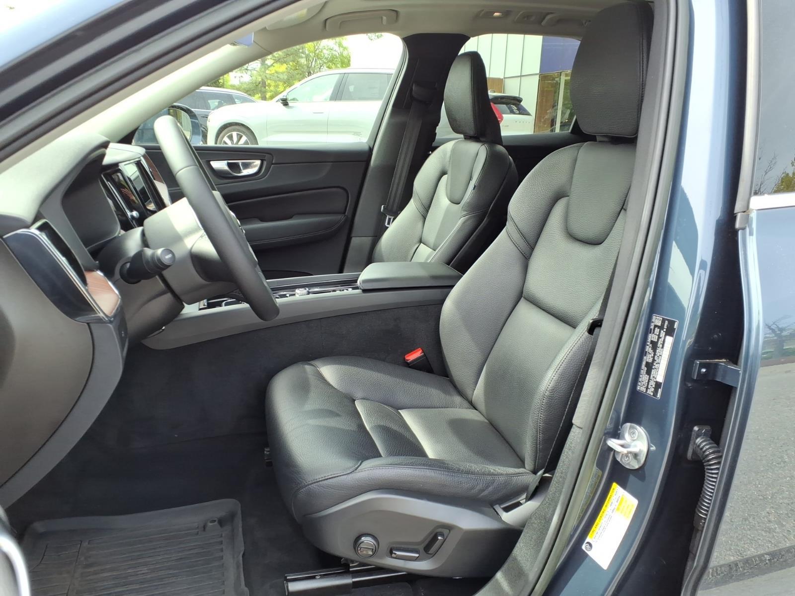 2023 Volvo XC60 Plus - Photo 14