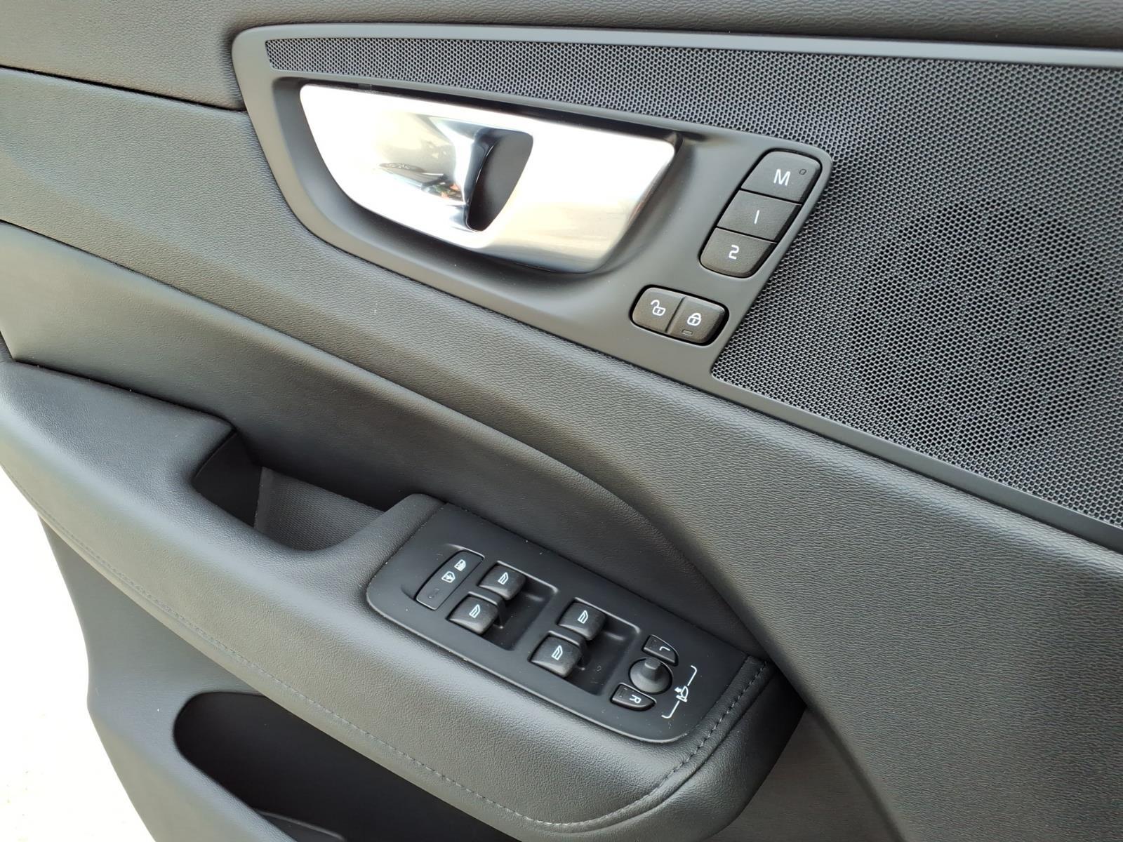 2023 Volvo XC60 Plus - Photo 29