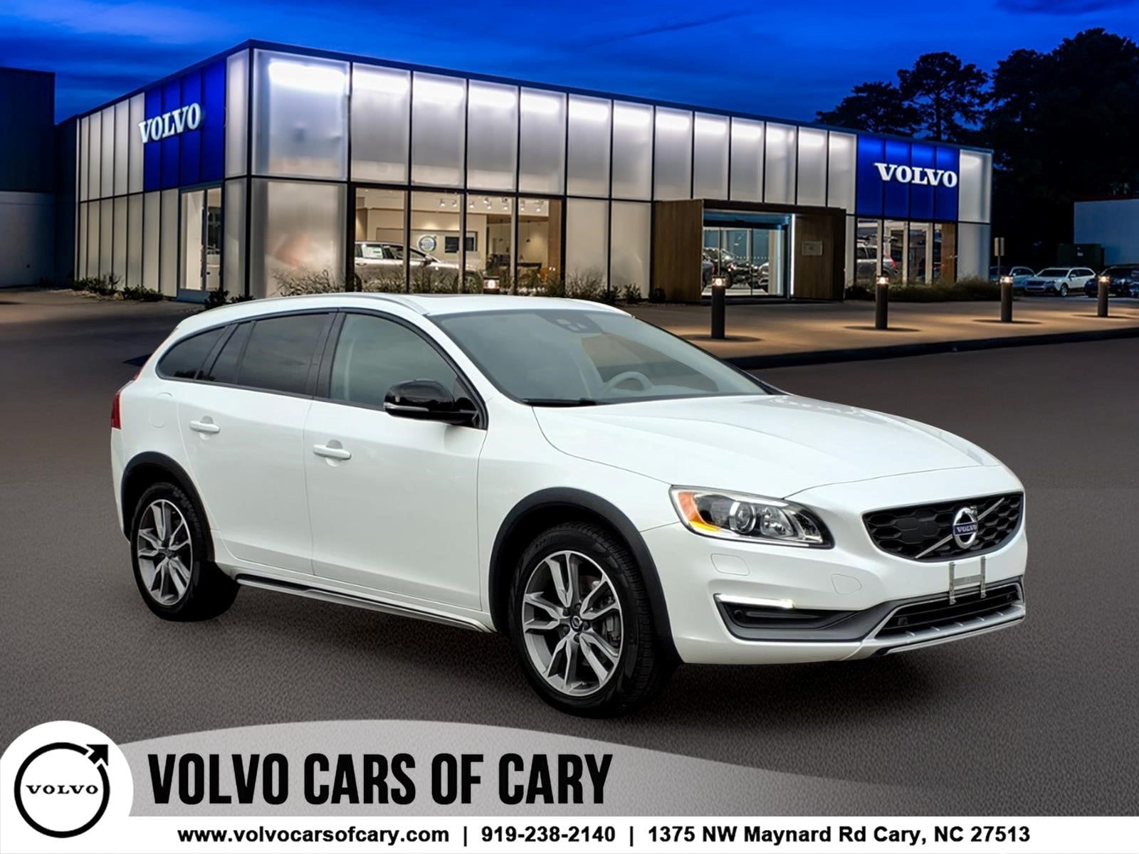 2016 Volvo V60 T5 Cross Country AWD Platinum's photo