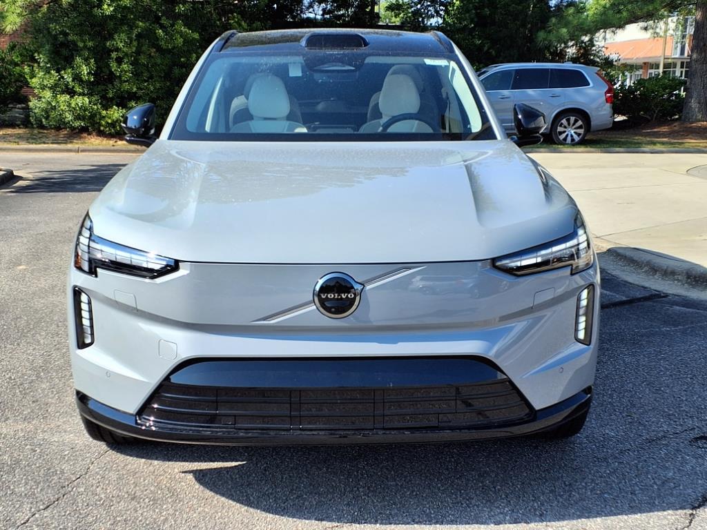 2025 Volvo EX90 Ultra - Photo 9