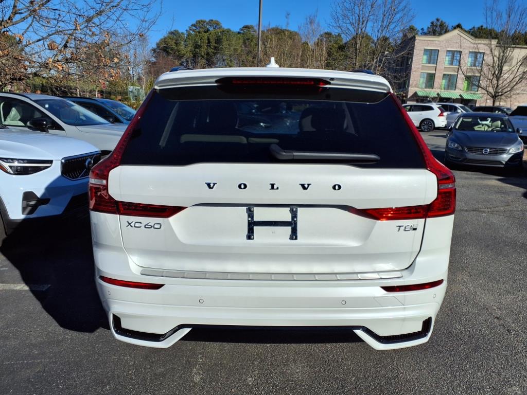 2025 Volvo XC60 T8 Plus photo 4
