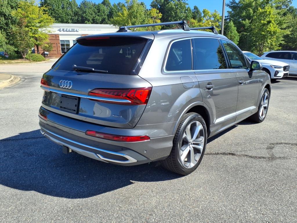 2022 Audi Q7 55 Premium photo 3