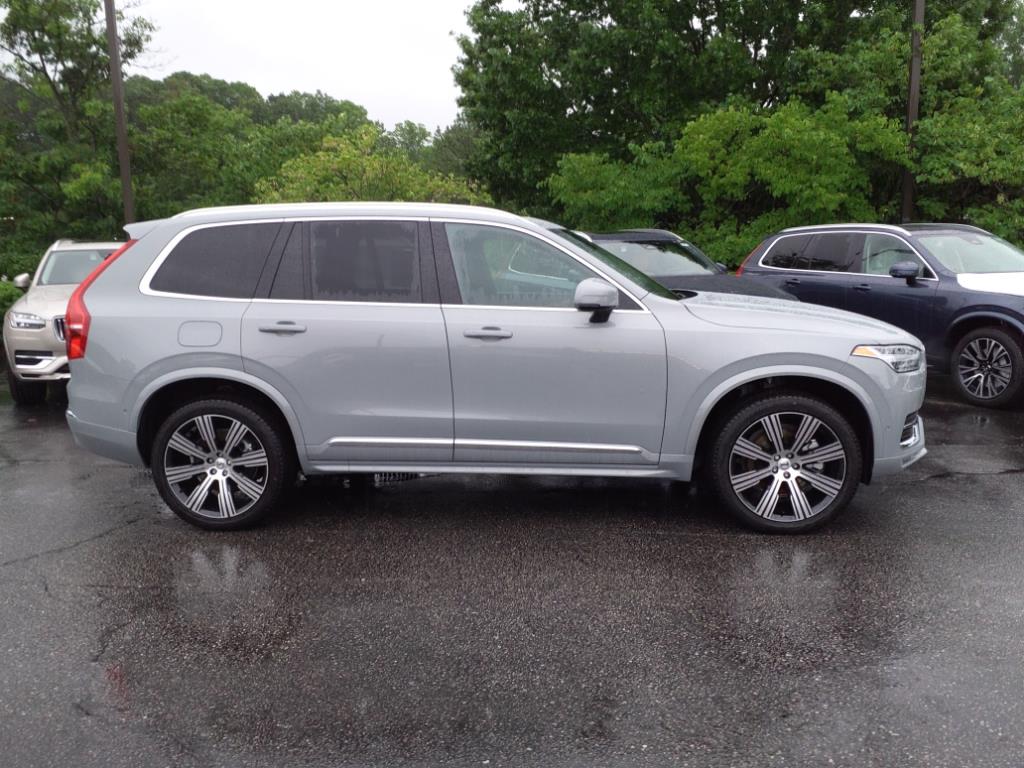 2025 Volvo XC90 Plus photo 2