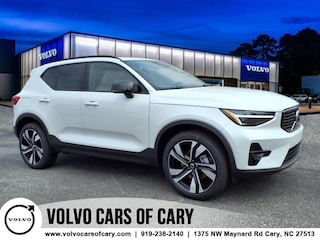2025 Volvo XC40 B5 Ultra Dark Theme AWD SUV
