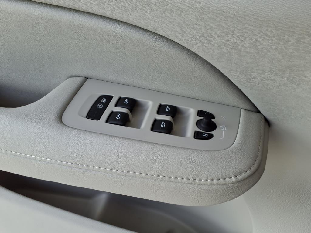 2025 Volvo V60 Cross Country Plus - Photo 22