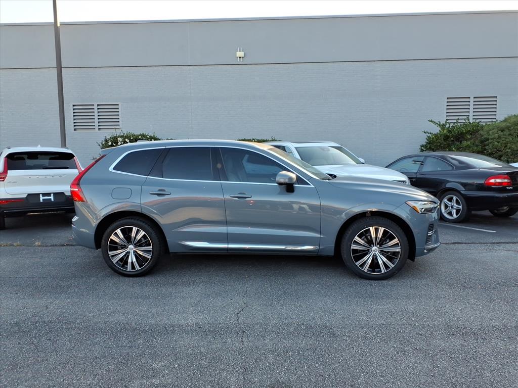 2023 Volvo XC60 B5 Ultimate photo 3