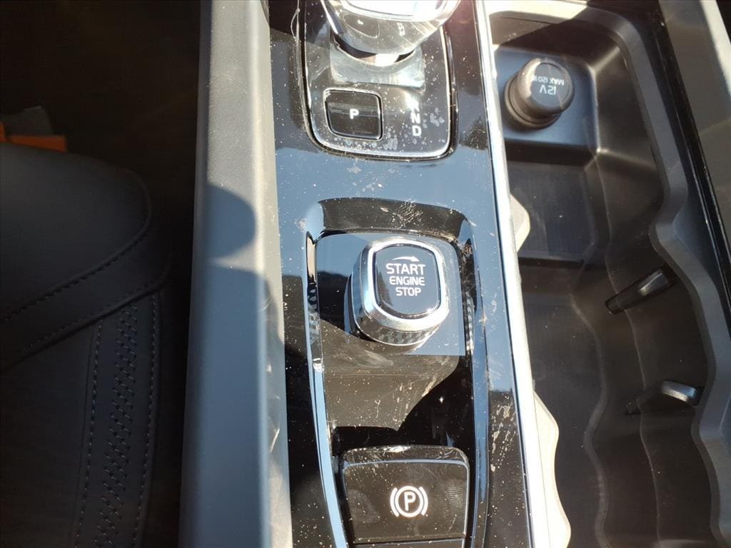2026 Volvo XC60 Plus - Photo 23