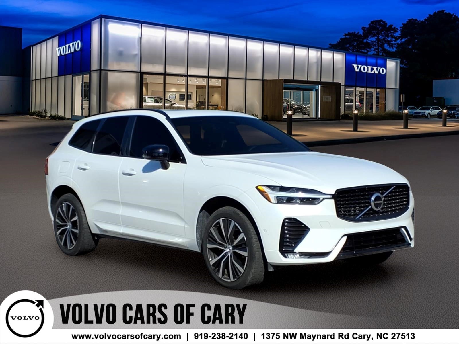 2024 Volvo XC60 B5 Plus Dark Theme AWD's photo