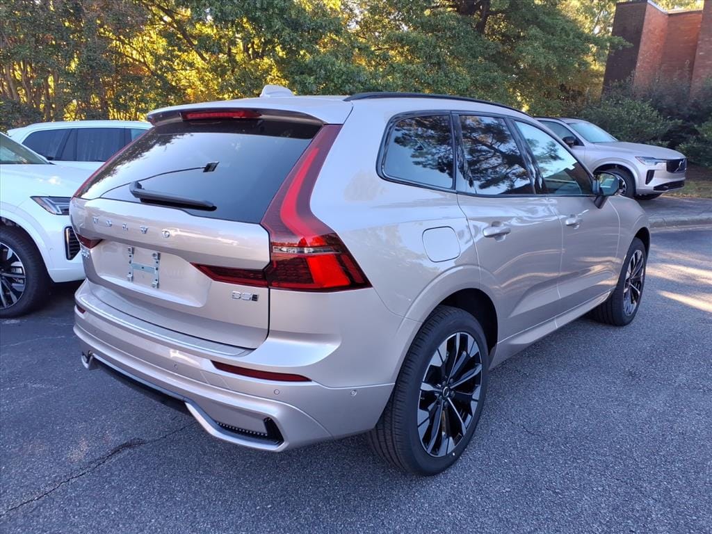 New 2026 Volvo XC60 B5 Plus SUV