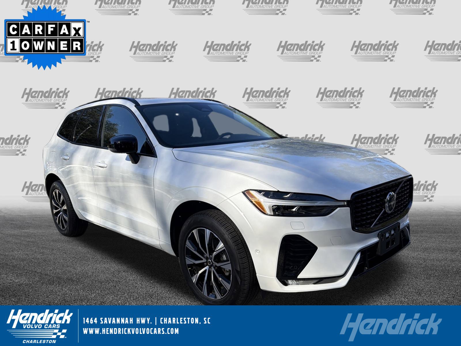 2025 Volvo XC60 Plus's photo