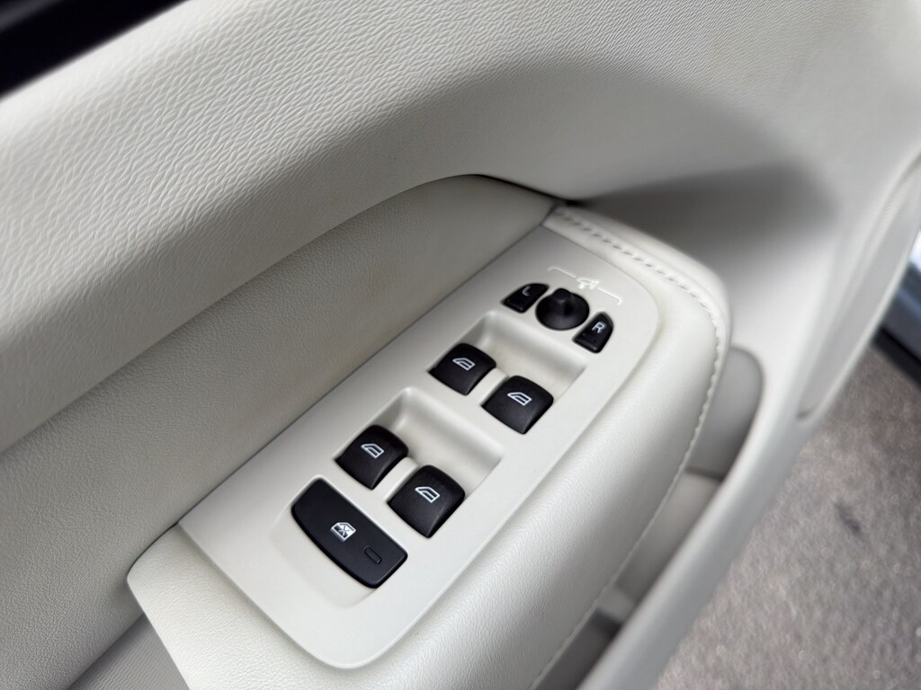 Certified 2024 Volvo XC60 Core Dark Theme SUV