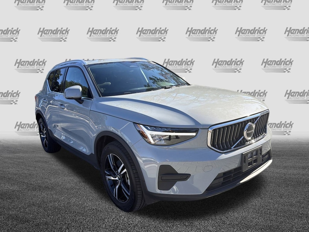 Certified 2025 Volvo XC40 Core Bright Theme SUV
