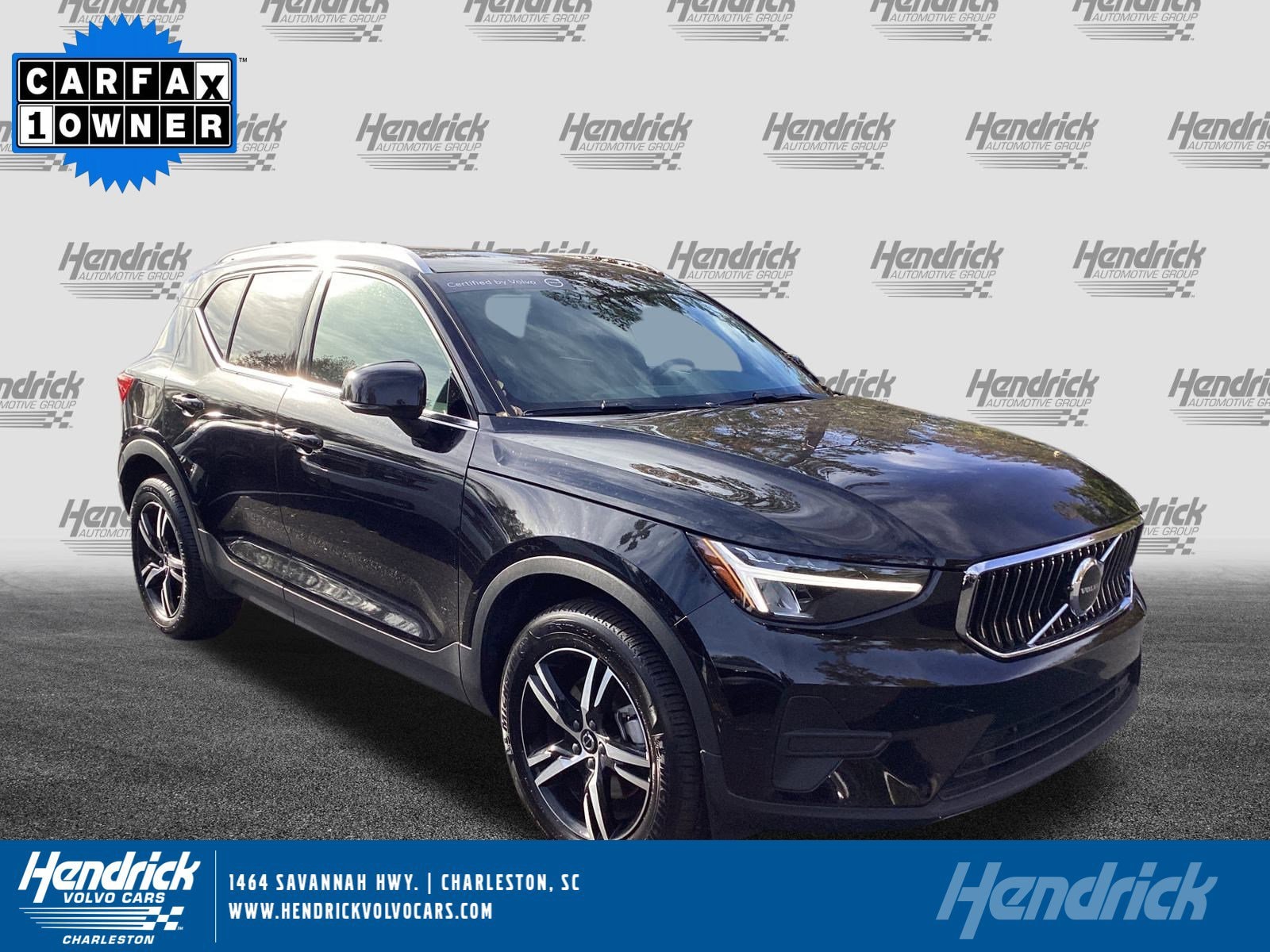 2025 Volvo XC40 Core's photo