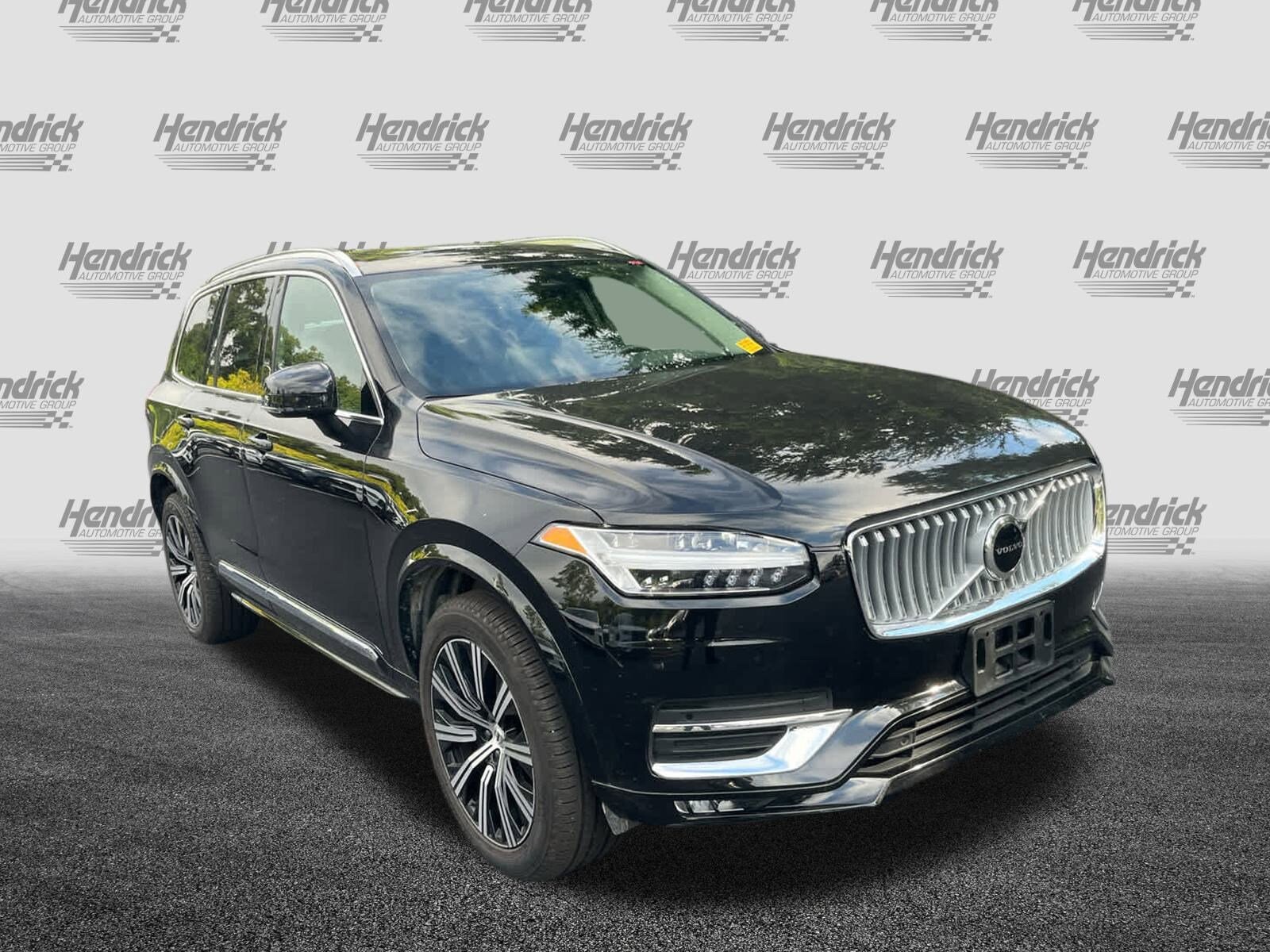 2025 Volvo XC90 Core photo 2