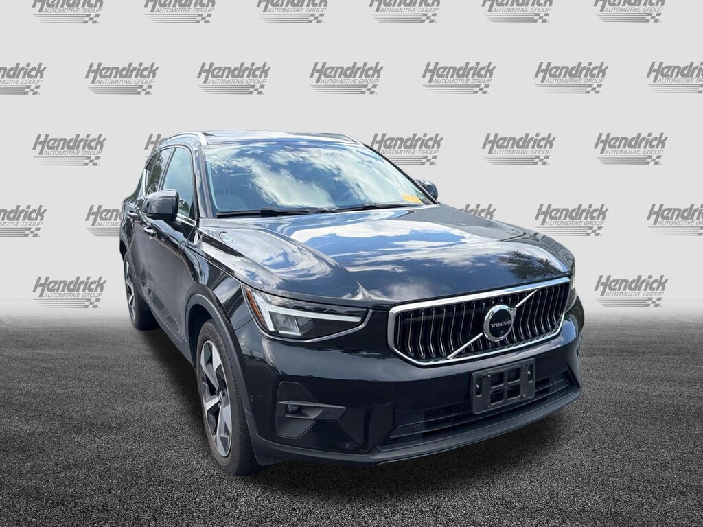 Used 2023 Volvo XC40 Ultimate Bright Theme SUV