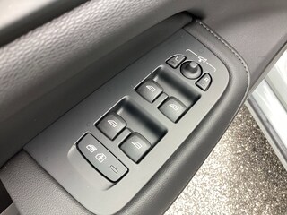 2025 Volvo S60 Plus Sedan