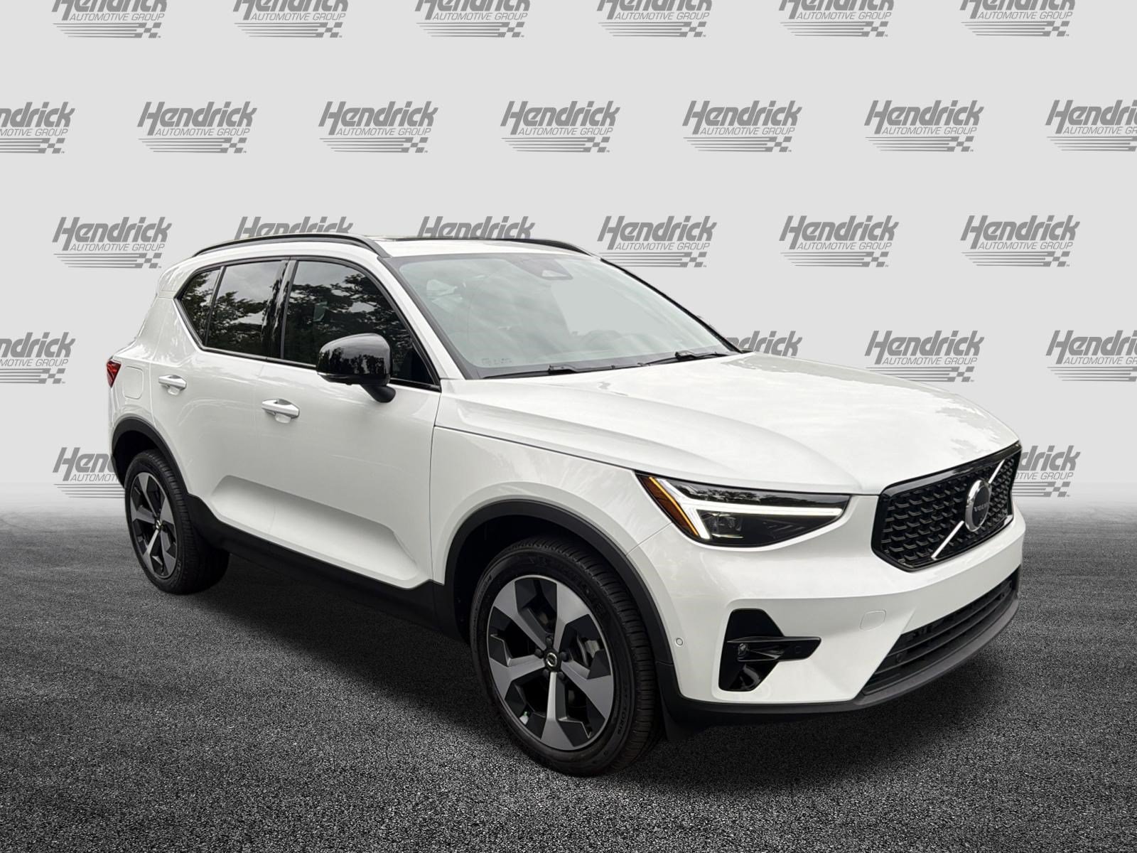 New 2026 Volvo XC40 B5 Plus SUV