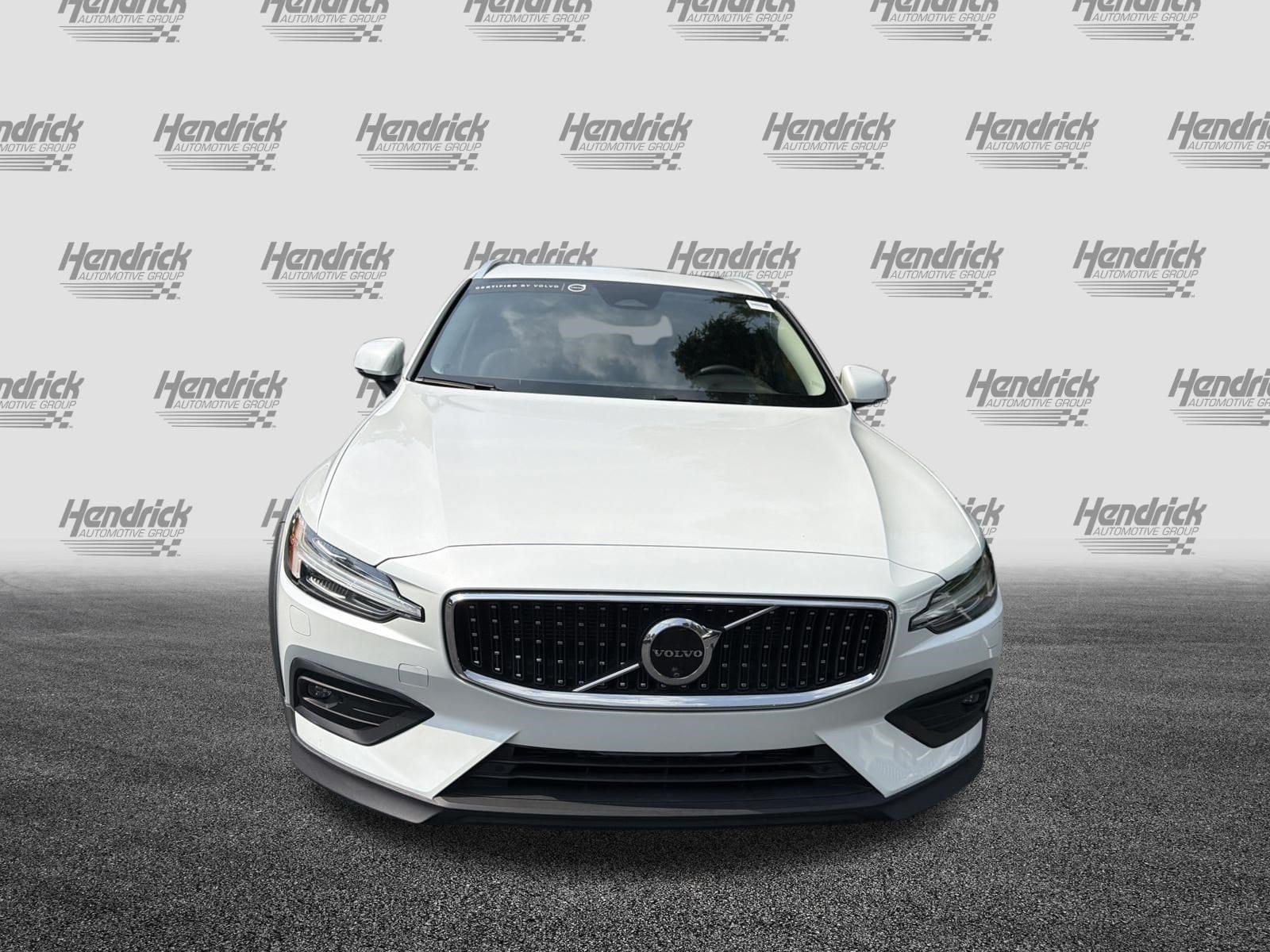 Volvo V60 Cross Country Plus