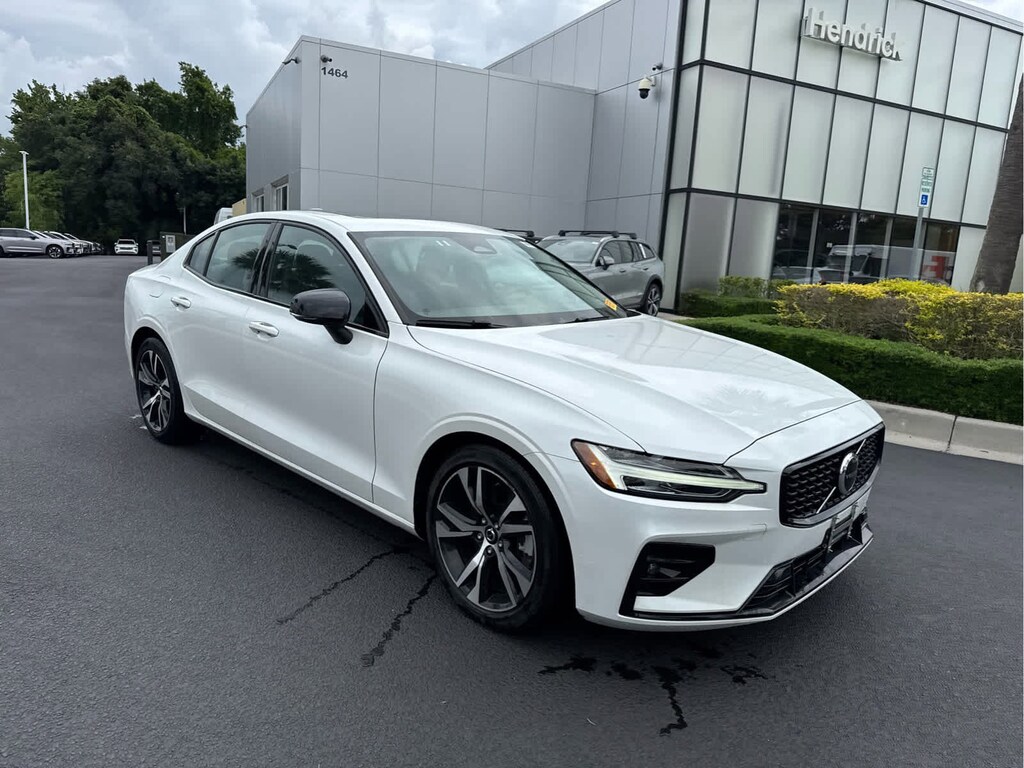 Used 2024 Volvo S60 Core Dark Theme Sedan