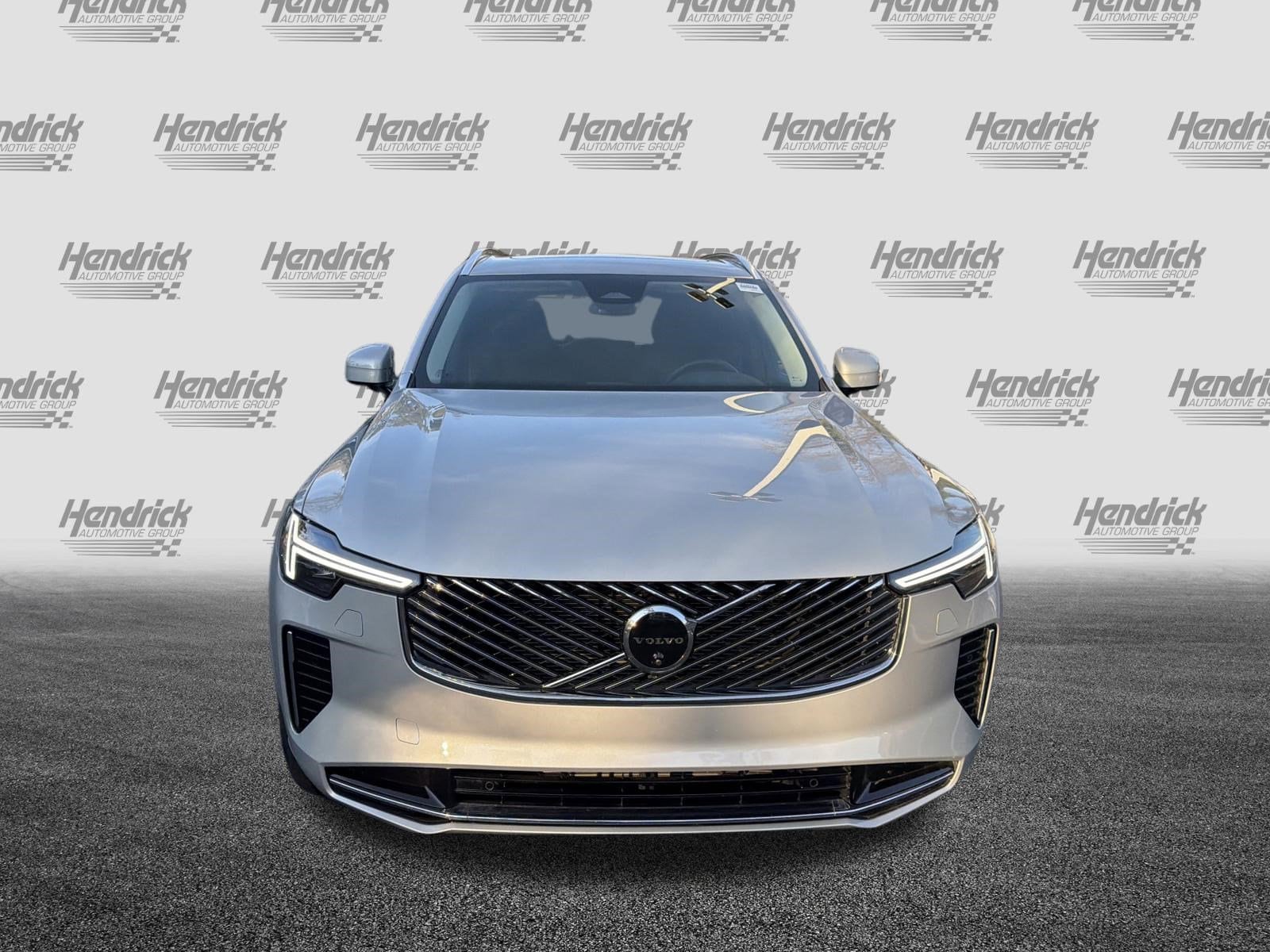 2025 Volvo XC90 Plus photo 2