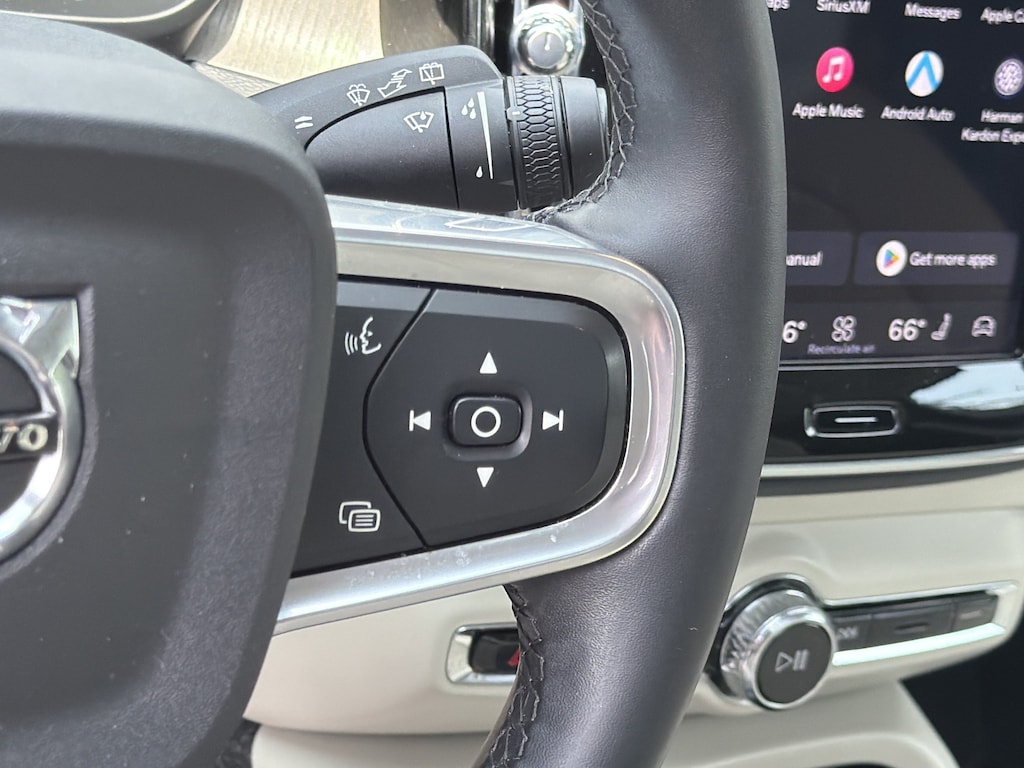 Certified 2025 Volvo XC40 Ultra Dark Theme SUV