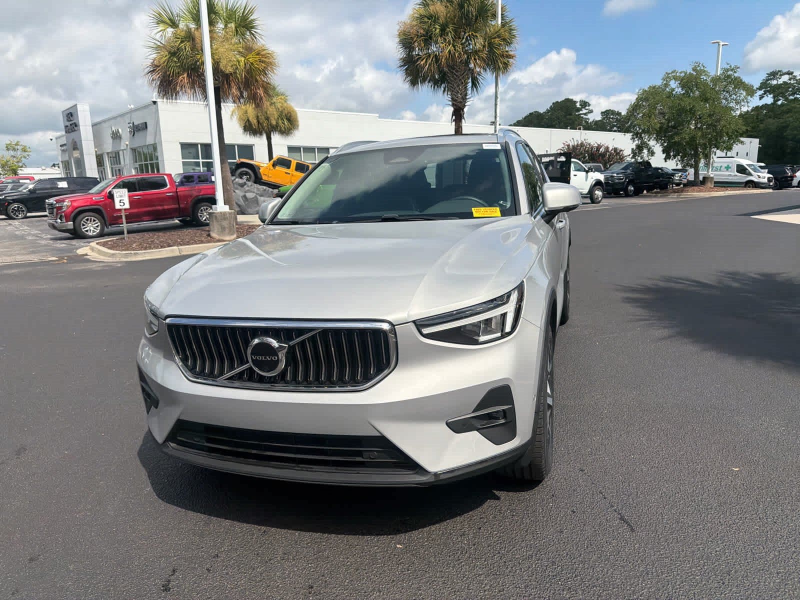 Volvo XC40 Plus Bright Theme