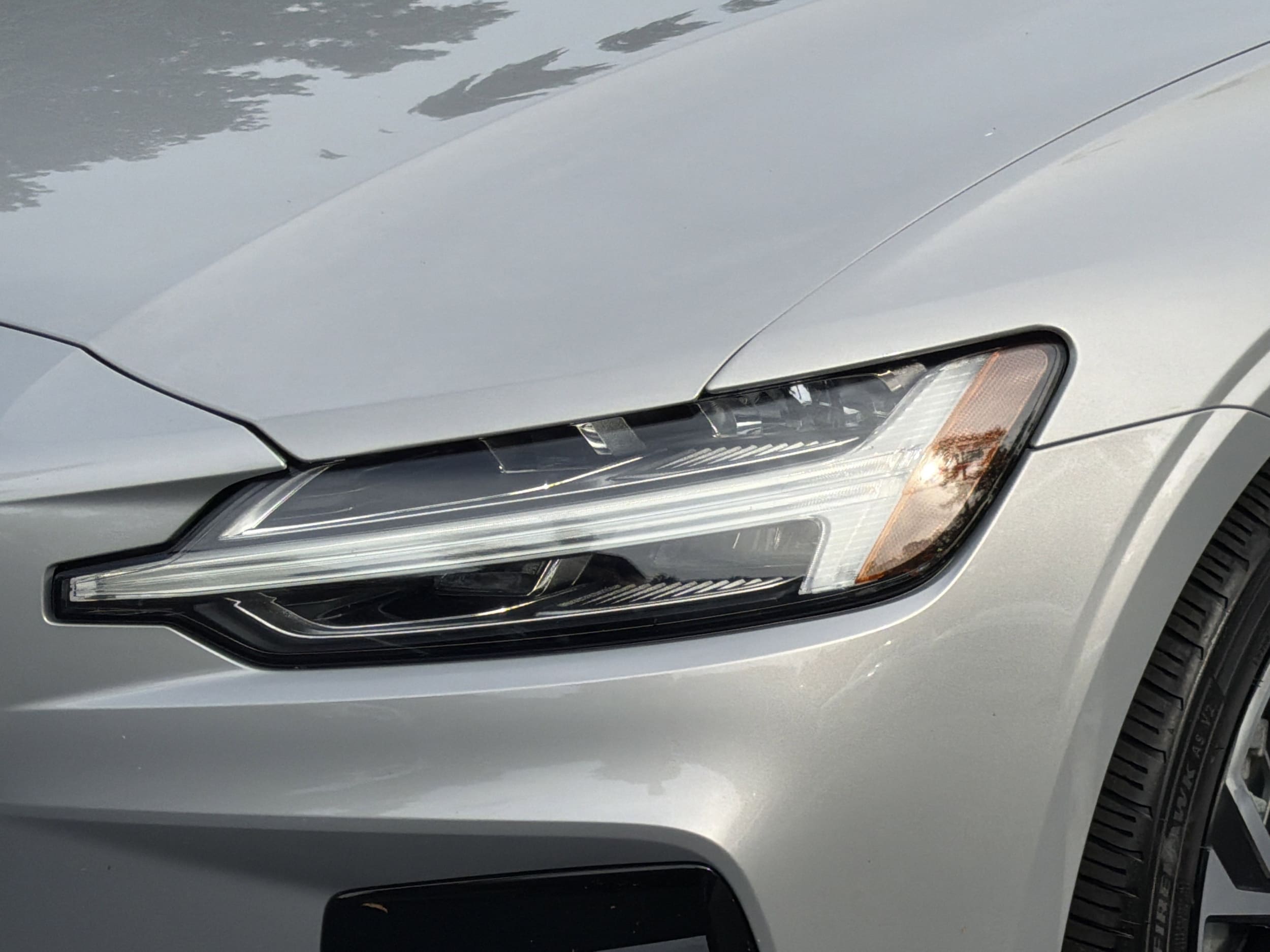 Volvo S60 Core Dark Theme