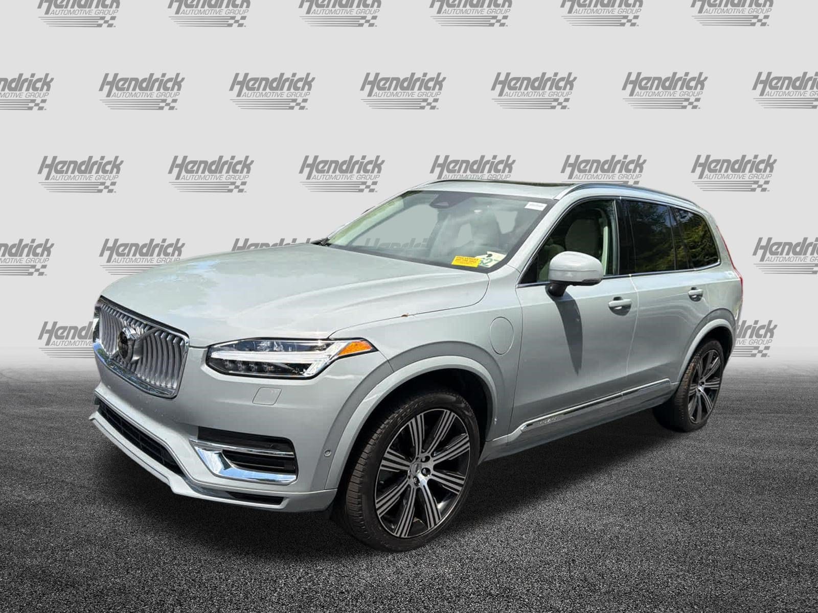 Volvo XC90 Recharge Plug-In Hybrid Plus Bright Theme
