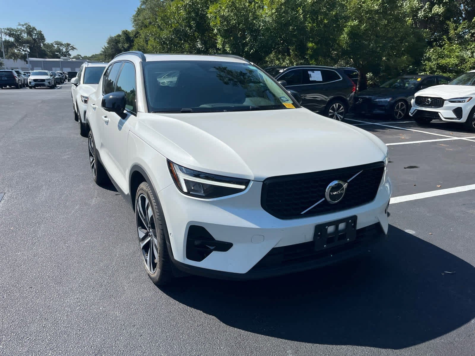 2025 Volvo XC40 Plus Dark Theme