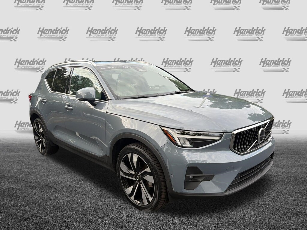 Certified 2023 Volvo XC40 Plus Bright Theme SUV