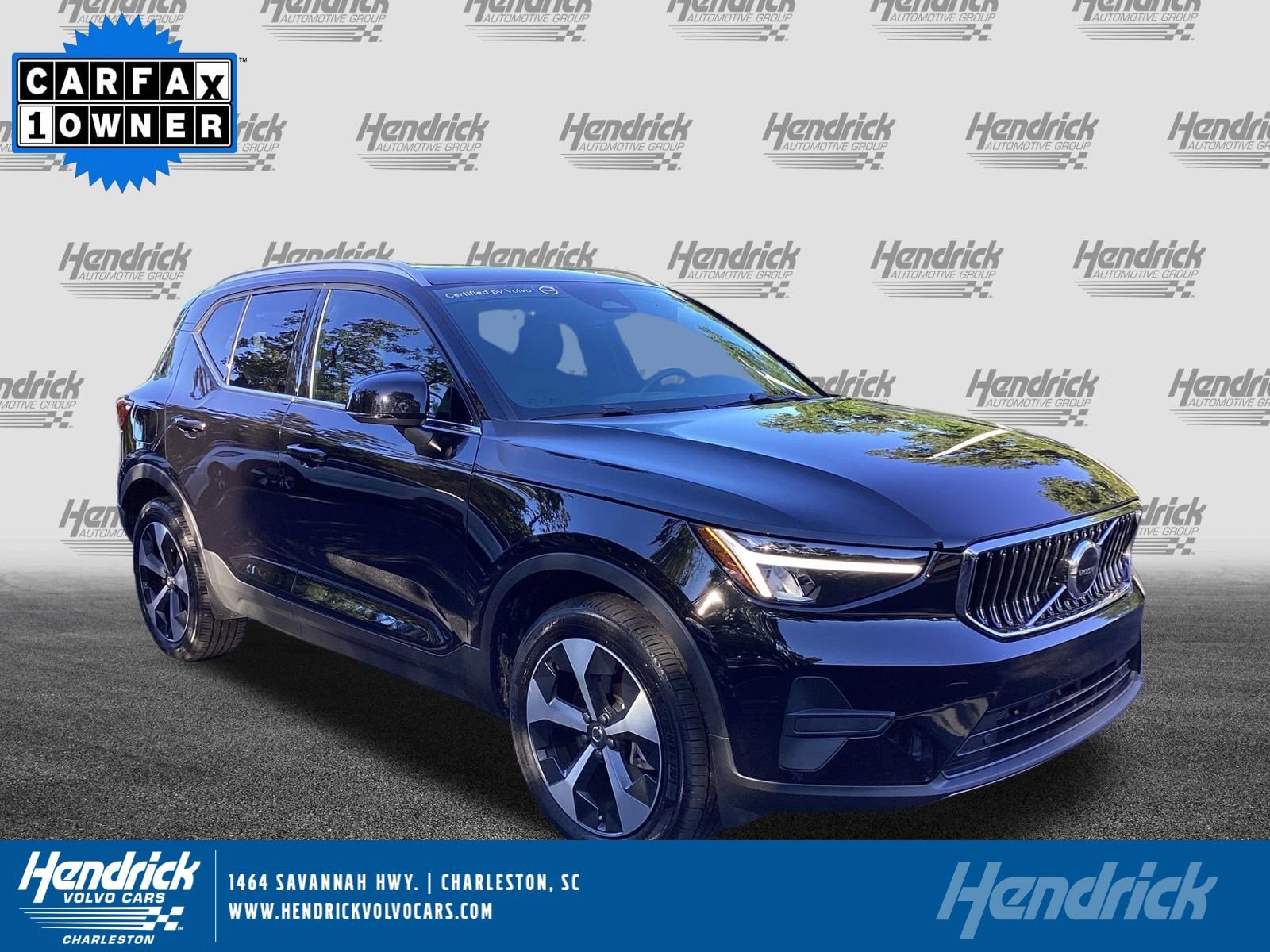 2025 Volvo XC40 Core's photo