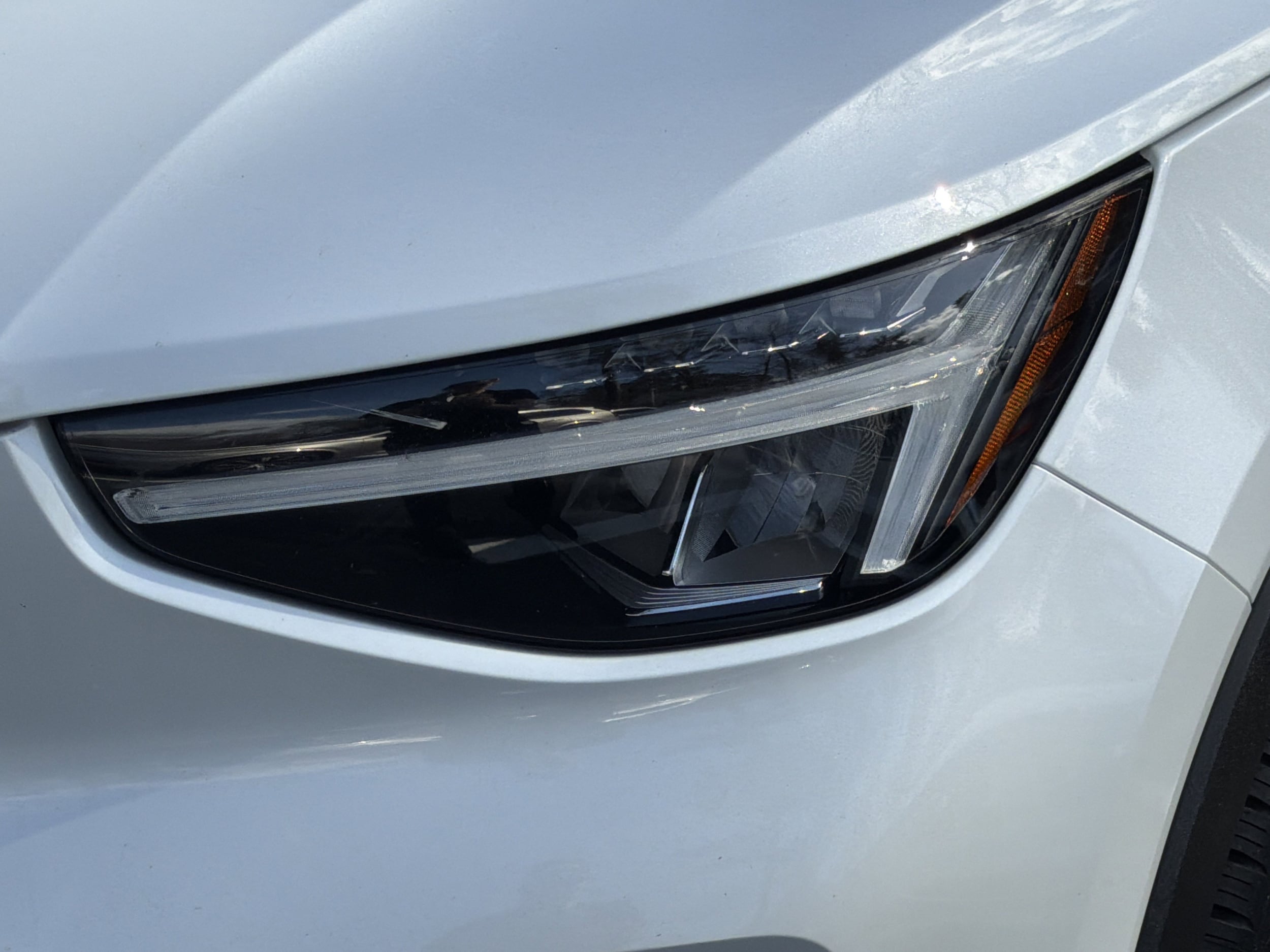 2023 Volvo XC40 Plus Bright Theme photo 5