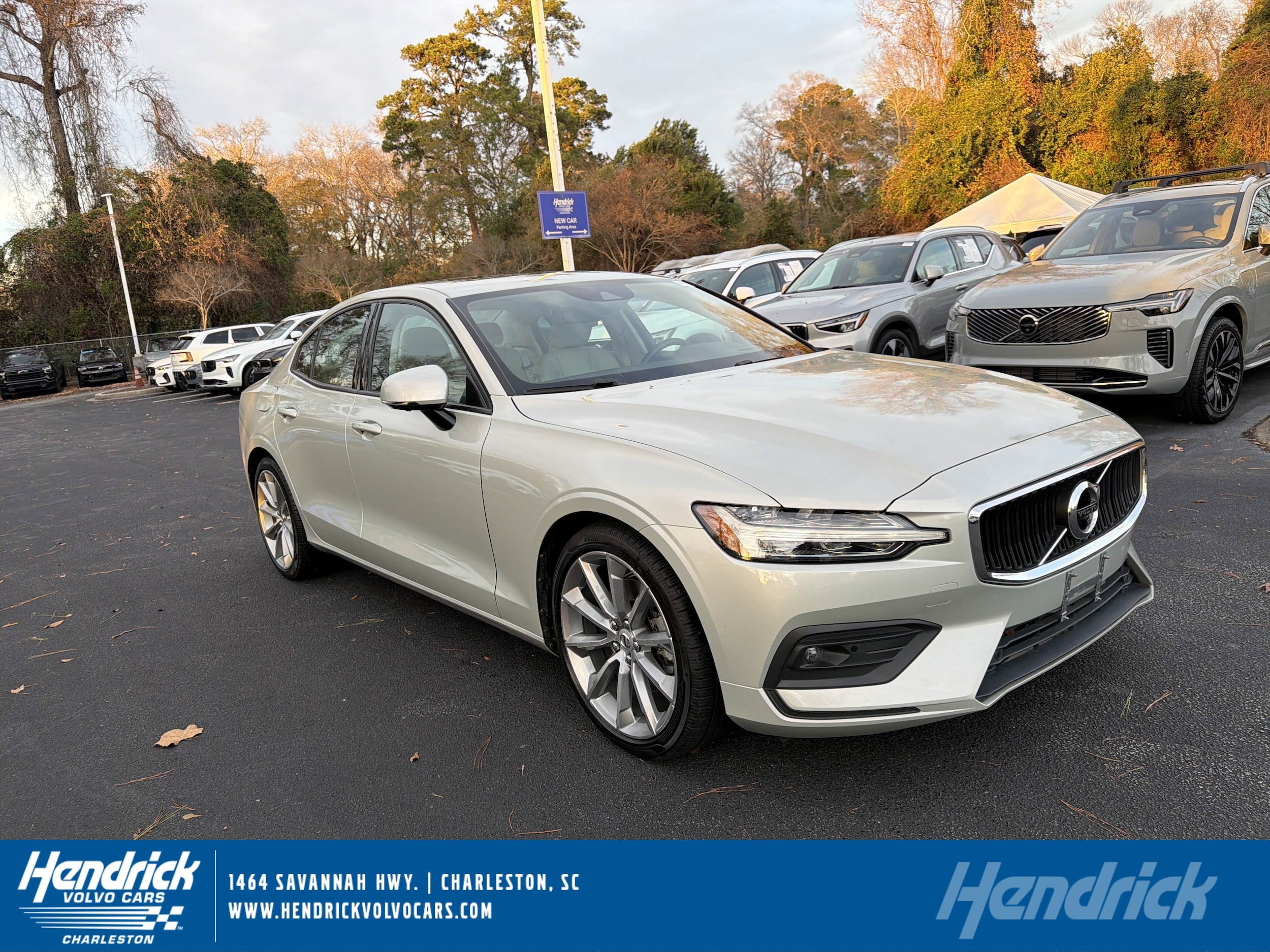 2021 Volvo S60 Momentum's photo