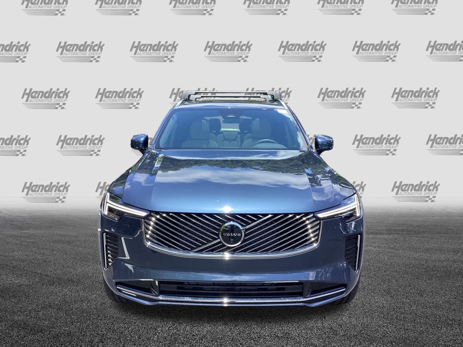 2026 Volvo XC90 Plus photo 3