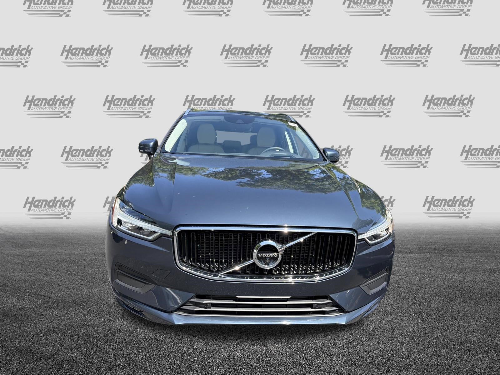 2021 Volvo XC60 Momentum photo 2
