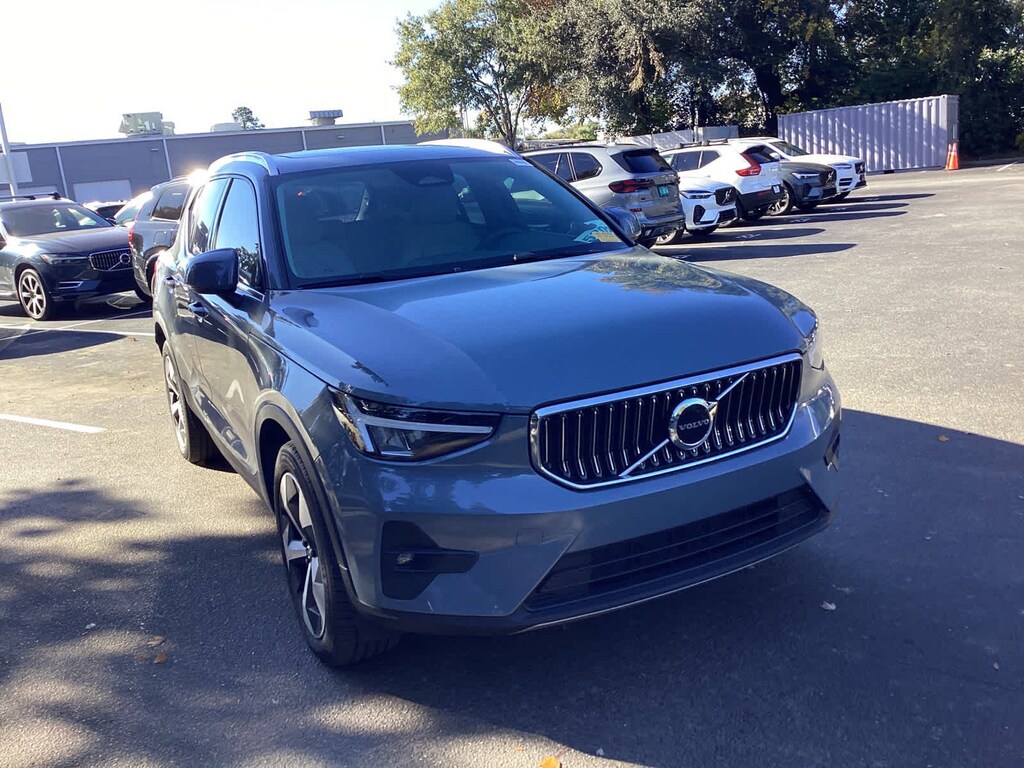 Certified 2023 Volvo XC40 Plus Bright Theme SUV