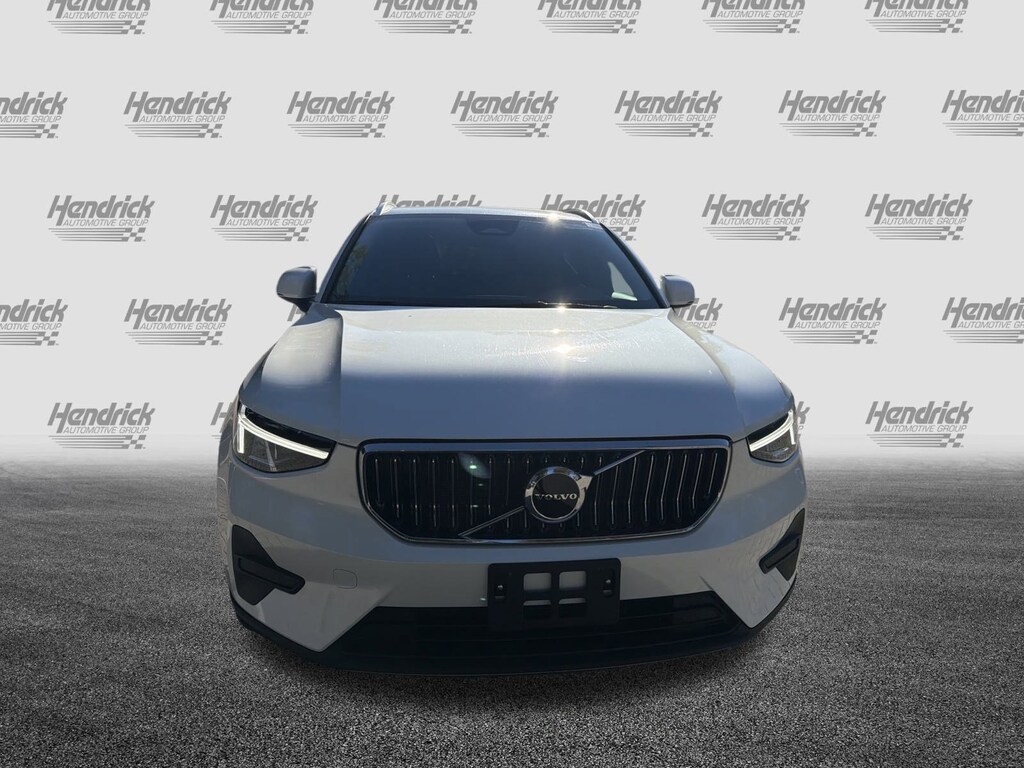 Certified 2025 Volvo XC40 Core Bright Theme SUV