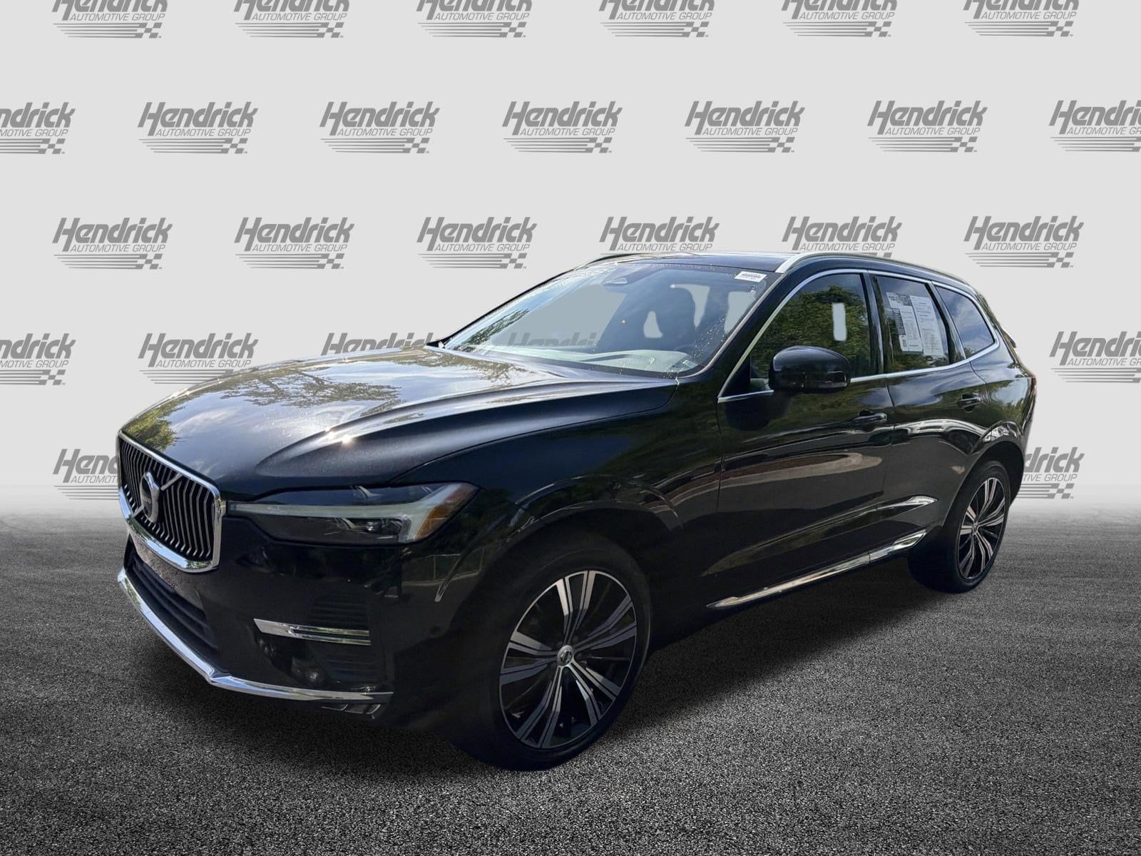 2023 Volvo XC60 Plus Bright Theme photo 4