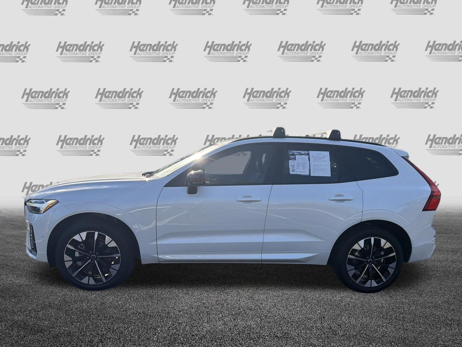 2026 Volvo XC60 Plus photo 6