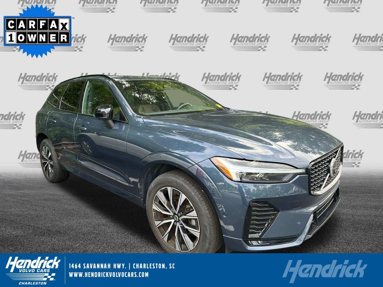 2024 Volvo XC60 B5 Plus Dark Theme AWD's photo
