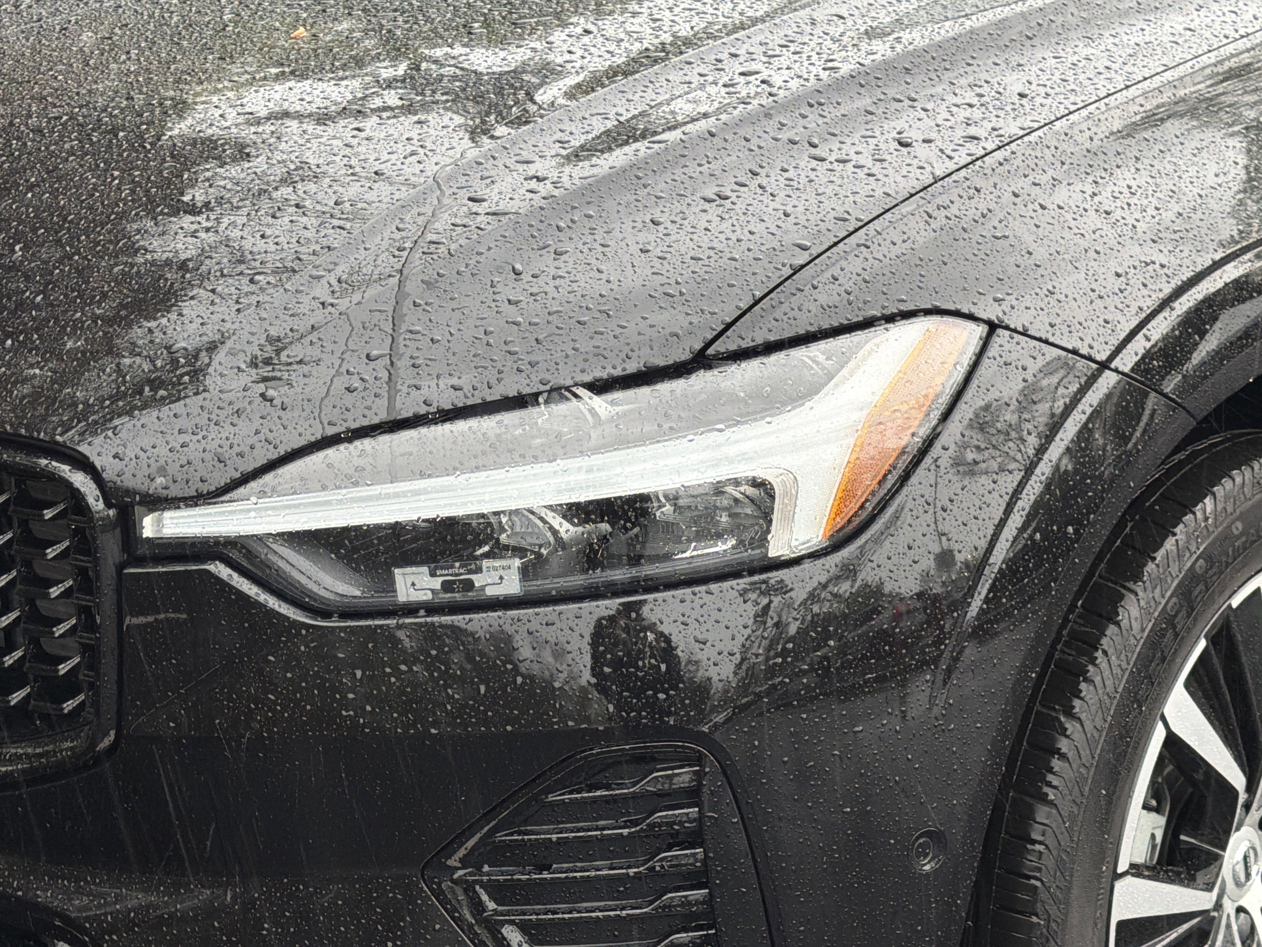 2023 Volvo XC60 Plus Dark Theme photo 5