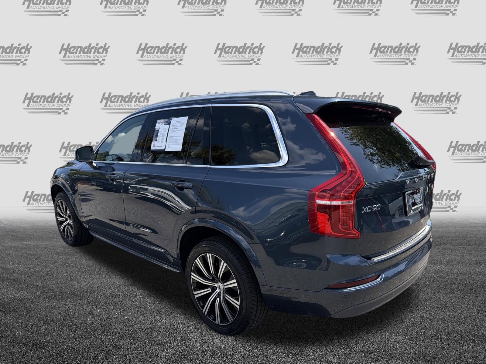 2023 Volvo XC90 Core photo 3