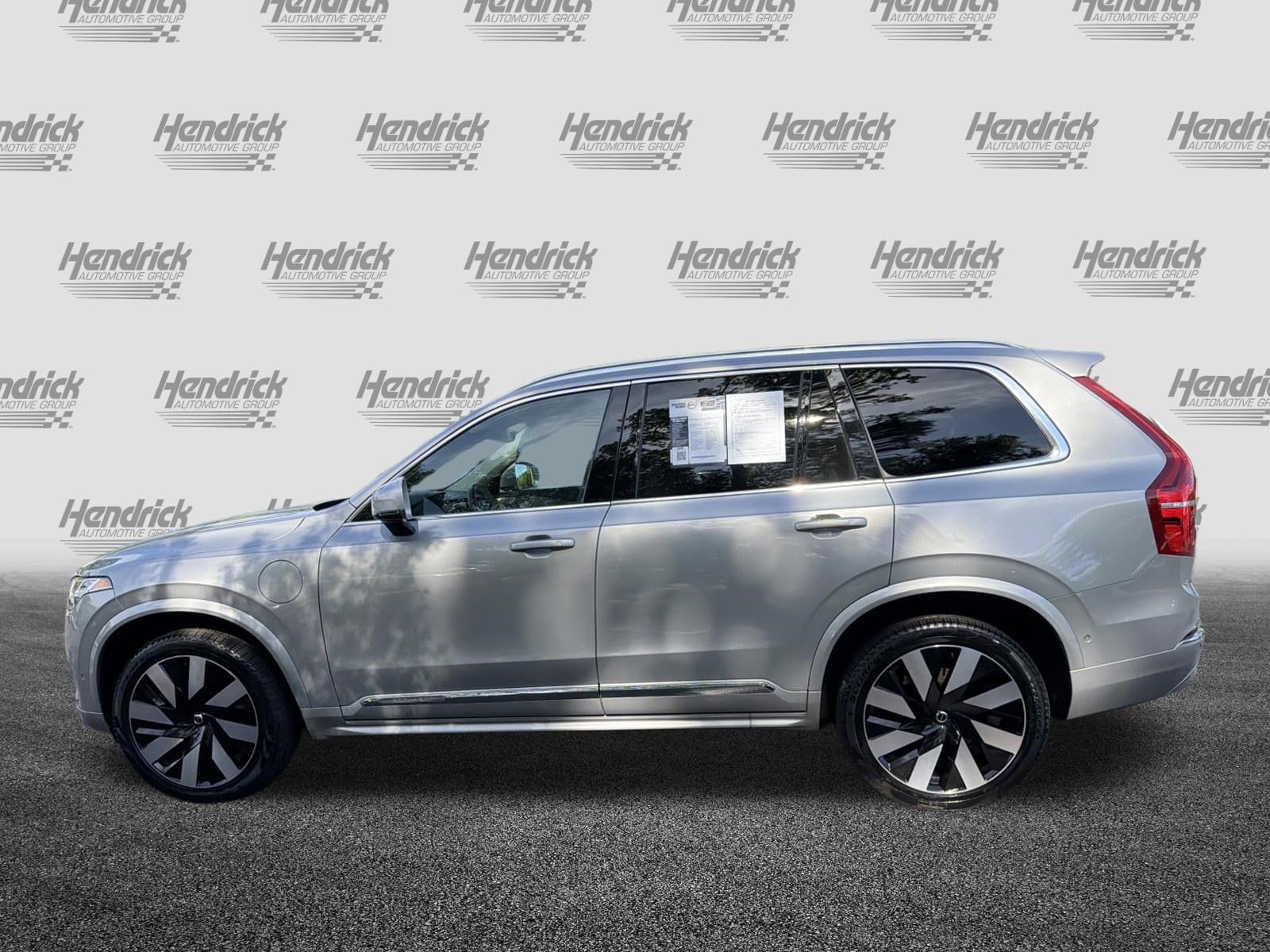 2024 Volvo XC90 Recharge Plug-In Hybrid Ultimate Bright Theme photo 6